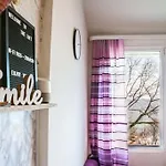 The Bay View - Your Apartment Warna